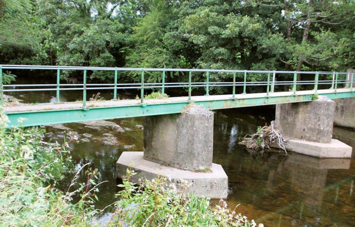 S129821-masterimage-R1212-20000-to-repair-footbridge-over-river-bride-in-rathcormac