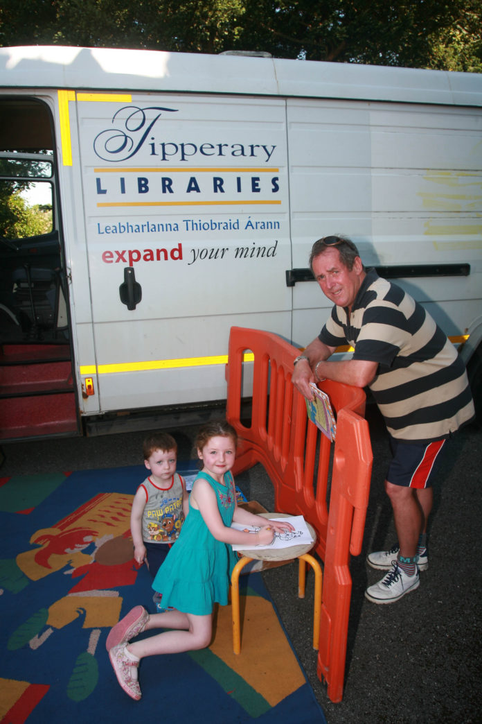 Clogheen-Book-Bus@25-07-2016-13:31:15.jpg