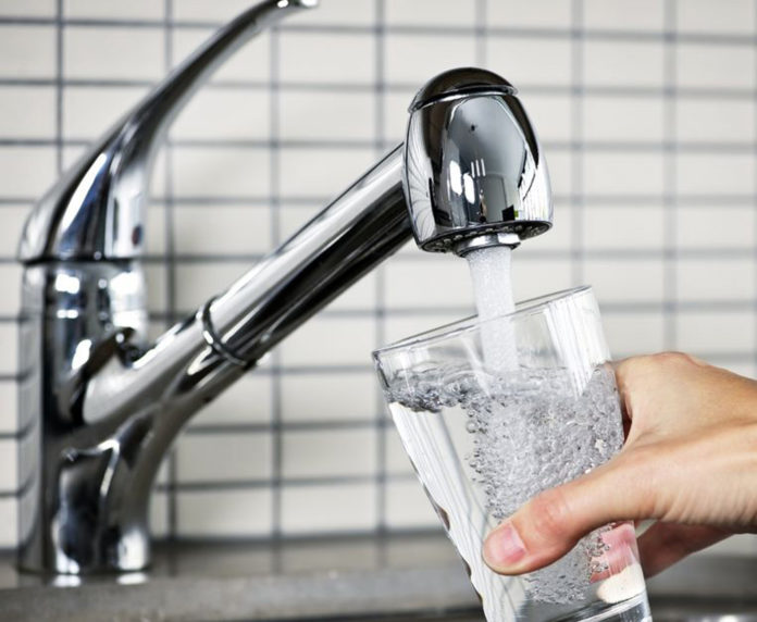 Water-Tap_filling-drink_123rf_stock@21-10-2016-16:40:55.jpg