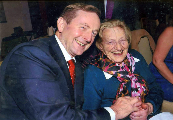 Hannah-and-Enda-Kenny-100th-birthday@23-11-2016-17:00:22.jpg