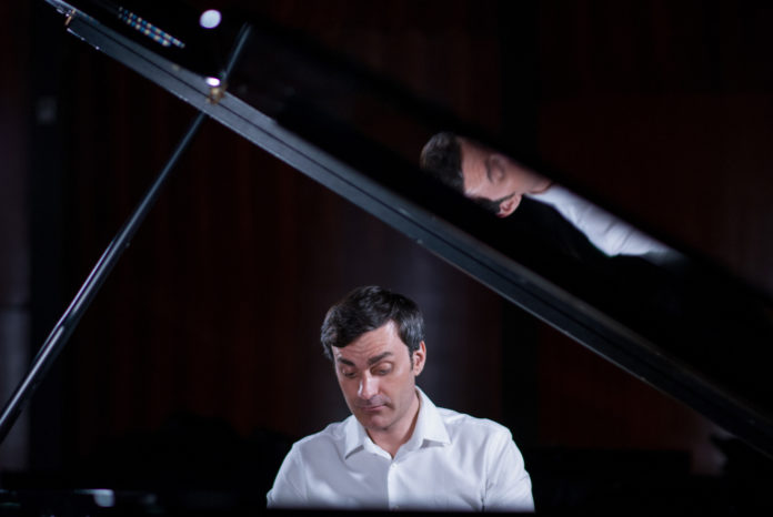 Ivan Illic pianist new@15-05-2017-17:44:03.jpg