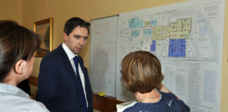 Minister Simon Harris visits St Theresa’s Hospital Clogheen