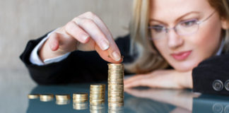 10% more women than men concerned about lack of funds in retirement