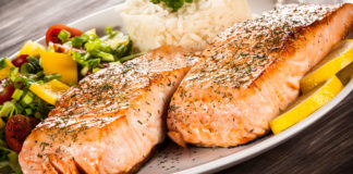 Eating oily fish may help mothers have babies with healthy weight