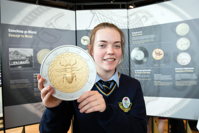 Sarah Murphy Plaque close up Colaiste 1920px@23-05-2018-22:05:29.jpg