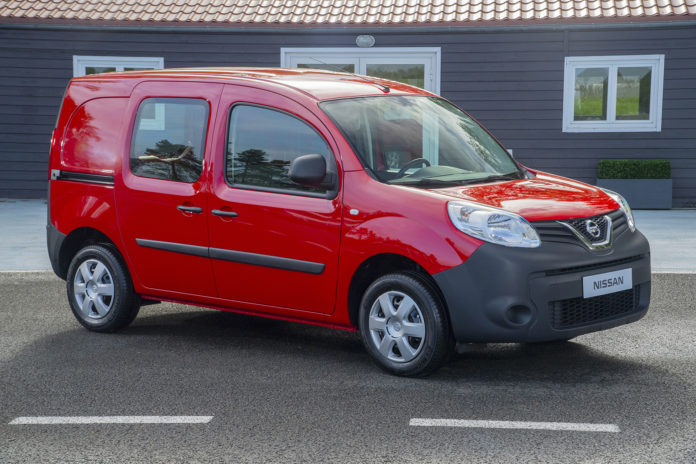 Nissan NV250 L1 Van - Red - Exterior 19