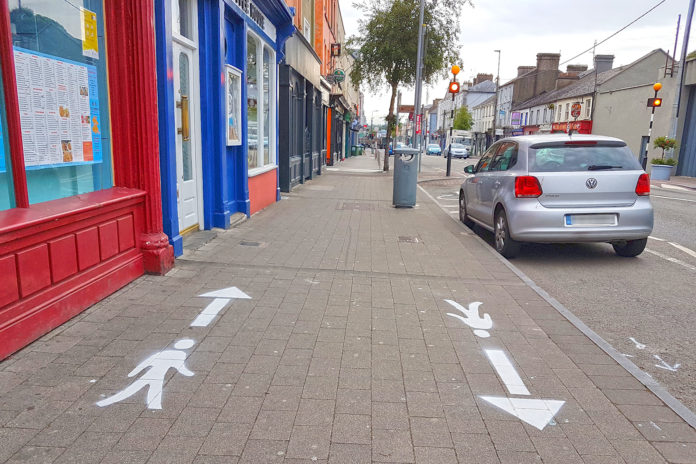 Fermoy MacCurtain Street Covid footpath signage June 2020 - web@10-06-2020-21:30:30.jpg