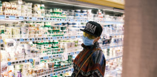 Shoppers told to wear masks or face possible fines