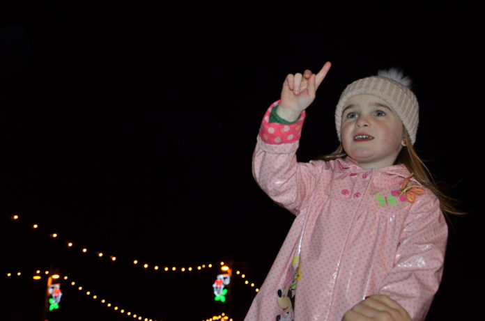 Fermoy Xmas Lights 2 - web@25-11-2020-16:35:54.jpg