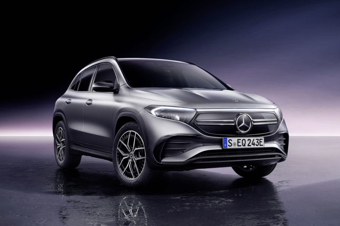 Mercedes-EQ, EQA, AMG Line, mountaingrau magno, Studioaufnahme /