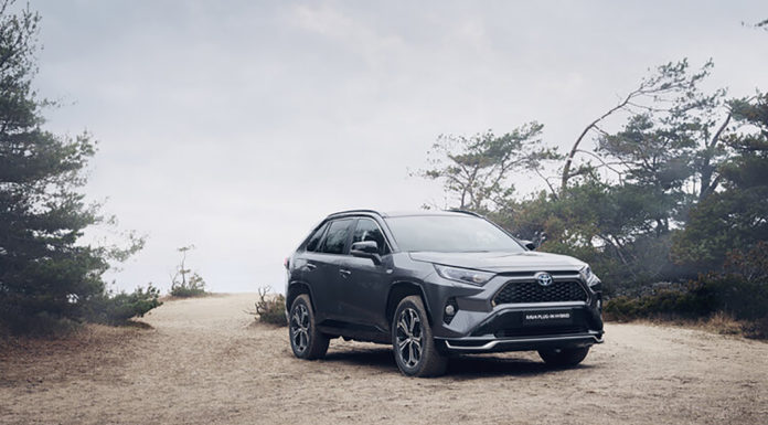 Toyota to launch plug-in Hybrid version of Ireland’s best-selling Hybrid SUV ‘RAV4’
