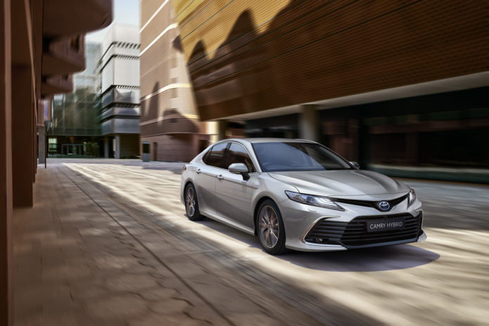 Toyota Camry 2