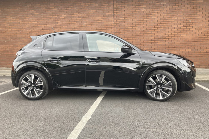 Peugeot 208-1