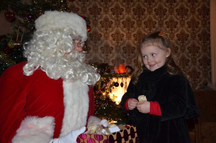 Fermoy Christmas Fair 3-web@07-12-2022-17:05:37.jpg