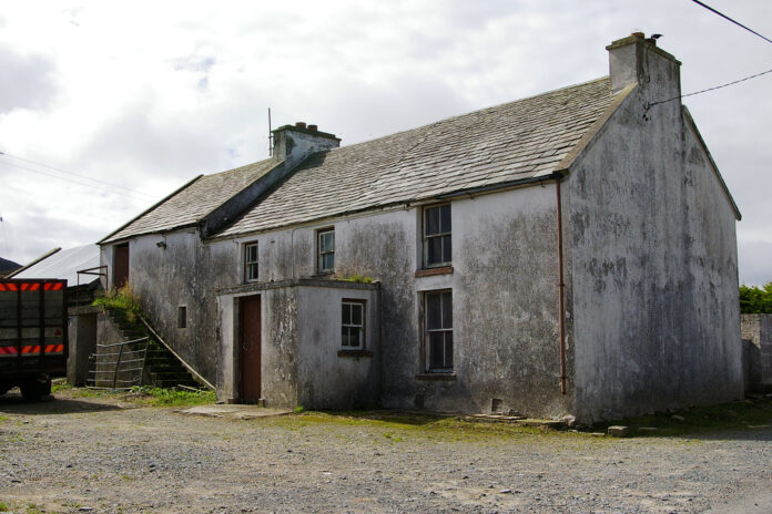 There are 1,373 abandoned farmhouses in County Cork according to Census 2022.