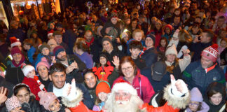 Record crowd attends spectacular ‘switch on’ in Fermoy