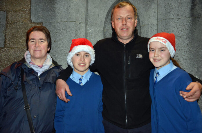 Ballyporeen Choir 2-web@20-12-2023-21:17:53.jpg