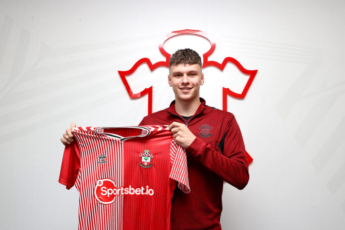 Southampton U21s signing