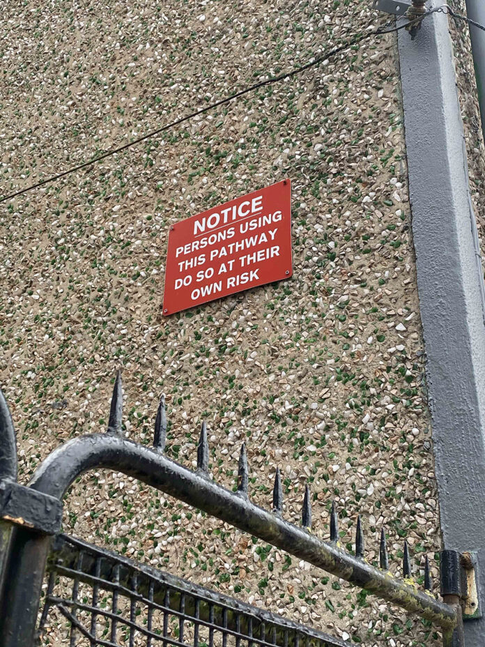 Brothers Path sign@04-09-2024-17_15_42