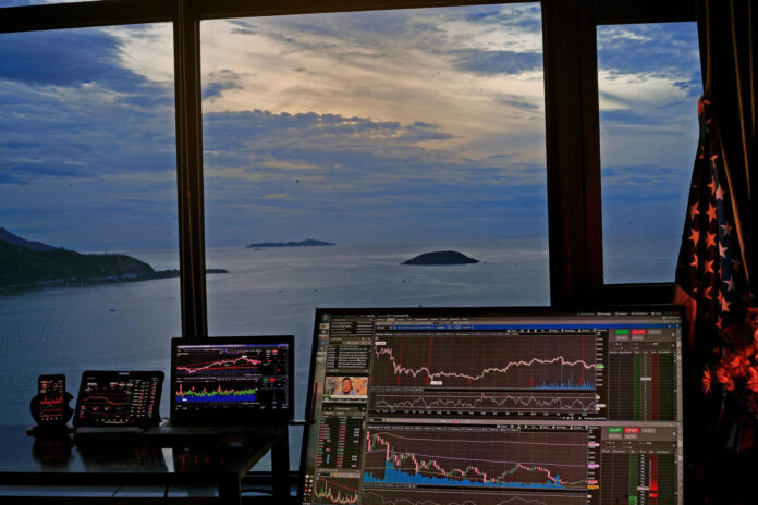 stock-market-6695482_1920