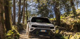 JEEP Avenger 4xe all-wheel drive model debuts on road