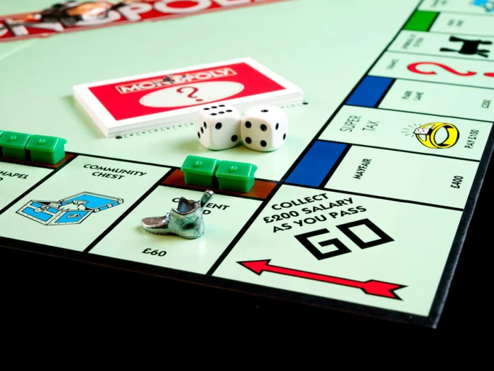 Monopoly-william-warby-EfGa85RIkTE-unsplash-Stock