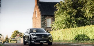 REVIEW: Peugeot E408