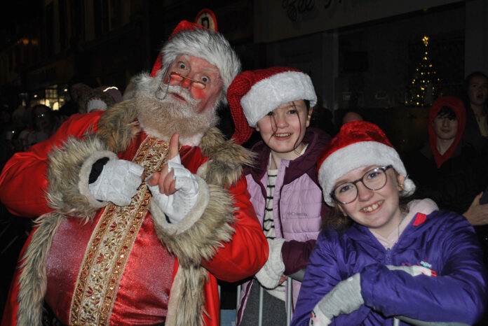 Xmas lights 2@25-11-2025-08-41-17 copy