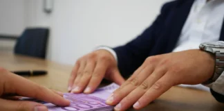 Understanding How a Short Term Loan Works and Who It Suits