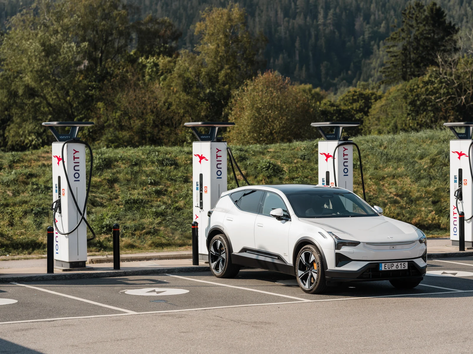 Polestar improves public charging offer across Europe