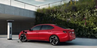 The Škoda Superb gains an all-new plug-in hybrid with 140km electric range