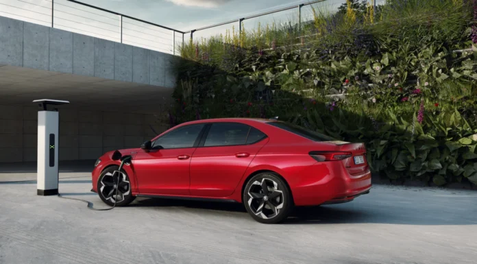 The Škoda Superb gains an all-new plug-in hybrid with 140km electric range