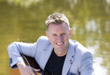 Mike Denver to kick off Live in the Marquee at Tipperary Town Festival this Friday