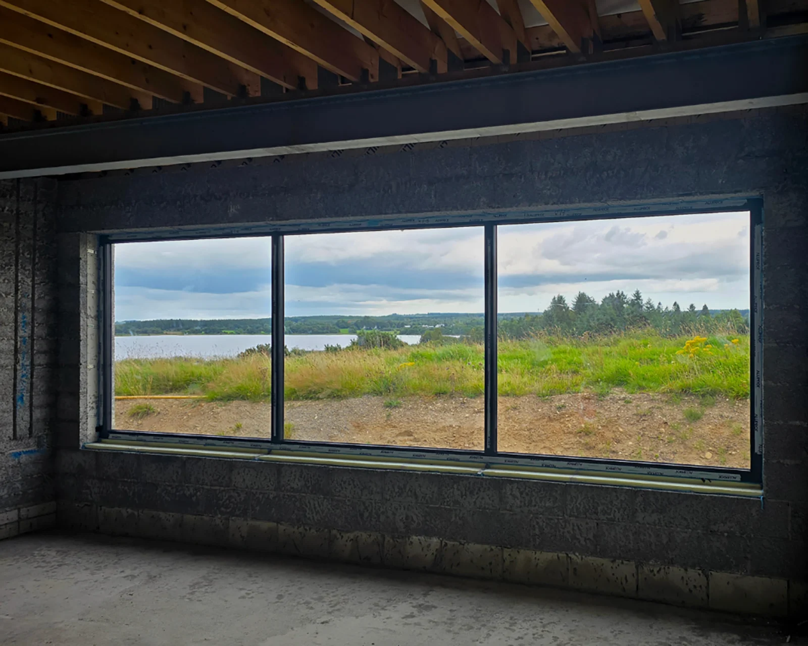 Uncover the benefits of choosing Polish windows for coastal dwellings. Durable options help protect your home from the local climate.