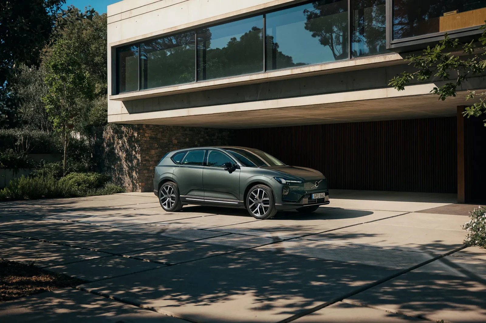 Volvo Car Ireland announces reimagined retail network backed by €40 million investment ahead of 2027 centenary