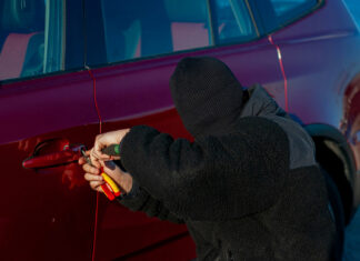 ‘Terrifying’ as car thieves stalk local home